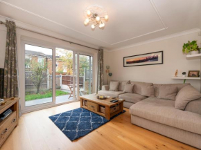 Pass the Keys Cute 2-Bedroom House Greenwich Park O2